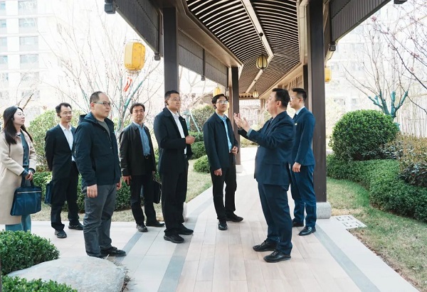 市改革發(fā)展研究中心副主任王冰林帶隊(duì)到恒信·東方名著參觀(guān)調(diào)研